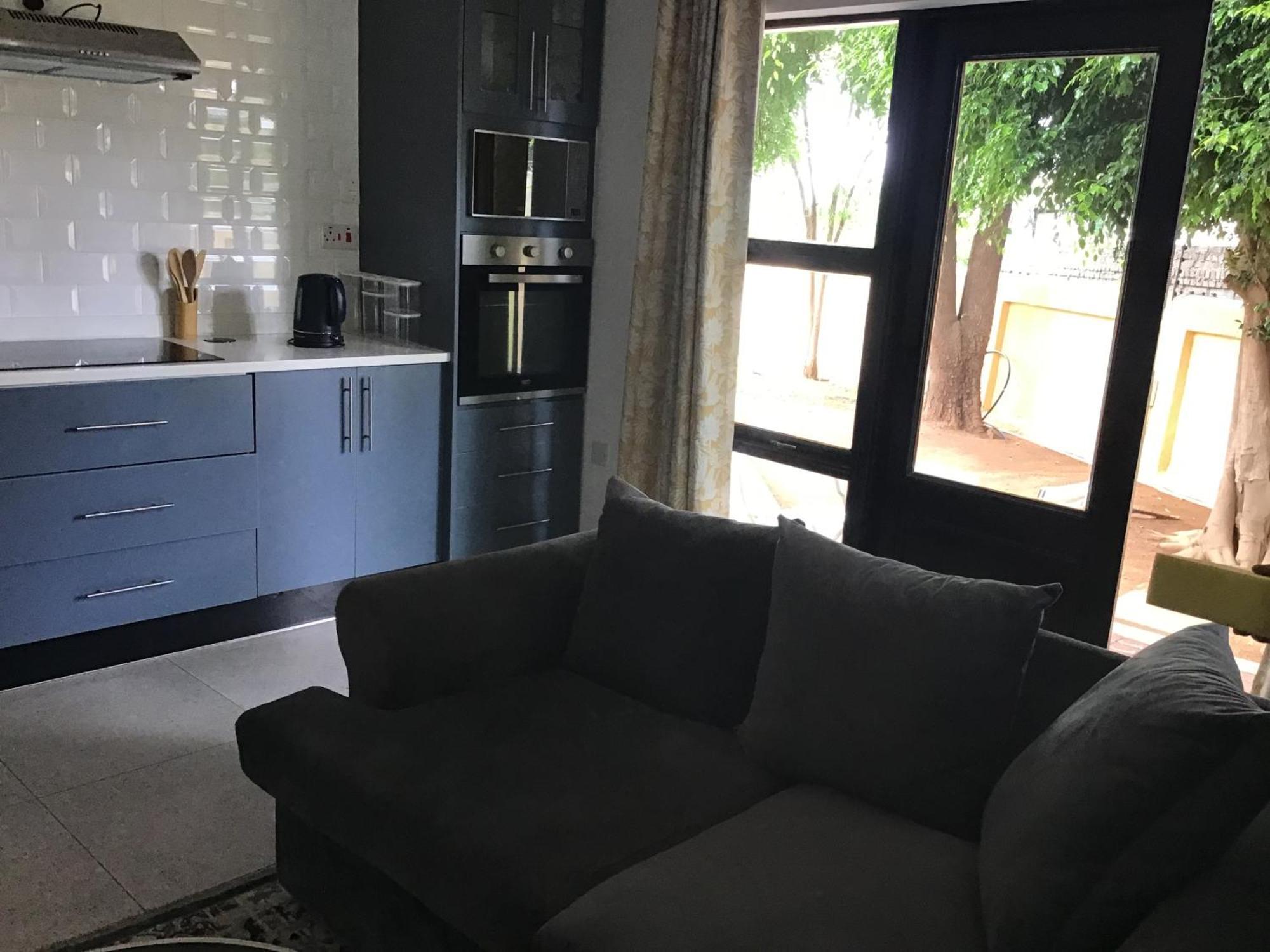 The Capital Guest House Gaborone Buitenkant foto