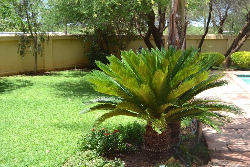 The Capital Guest House Gaborone Buitenkant foto