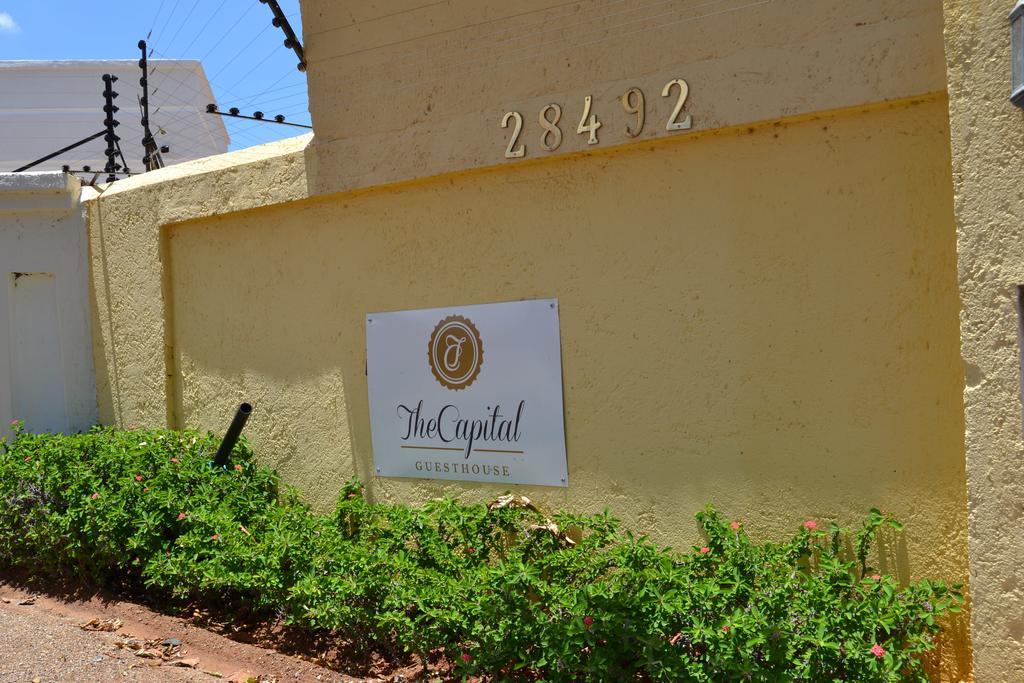 The Capital Guest House Gaborone Buitenkant foto