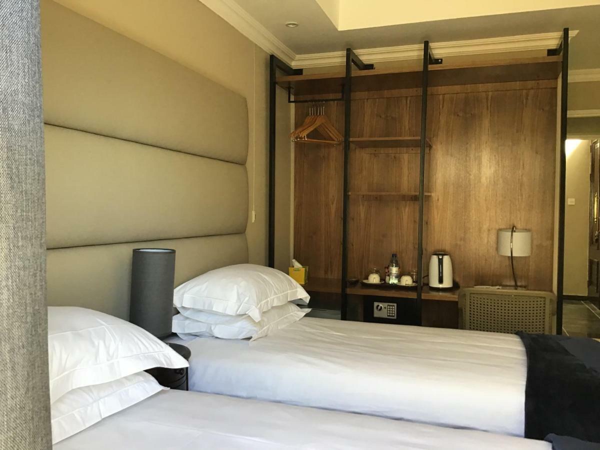 The Capital Guest House Gaborone Buitenkant foto