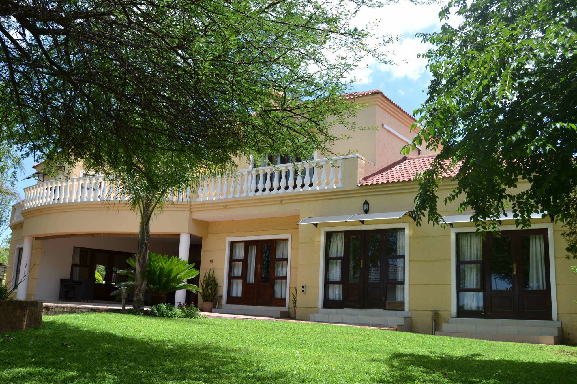 The Capital Guest House Gaborone Buitenkant foto