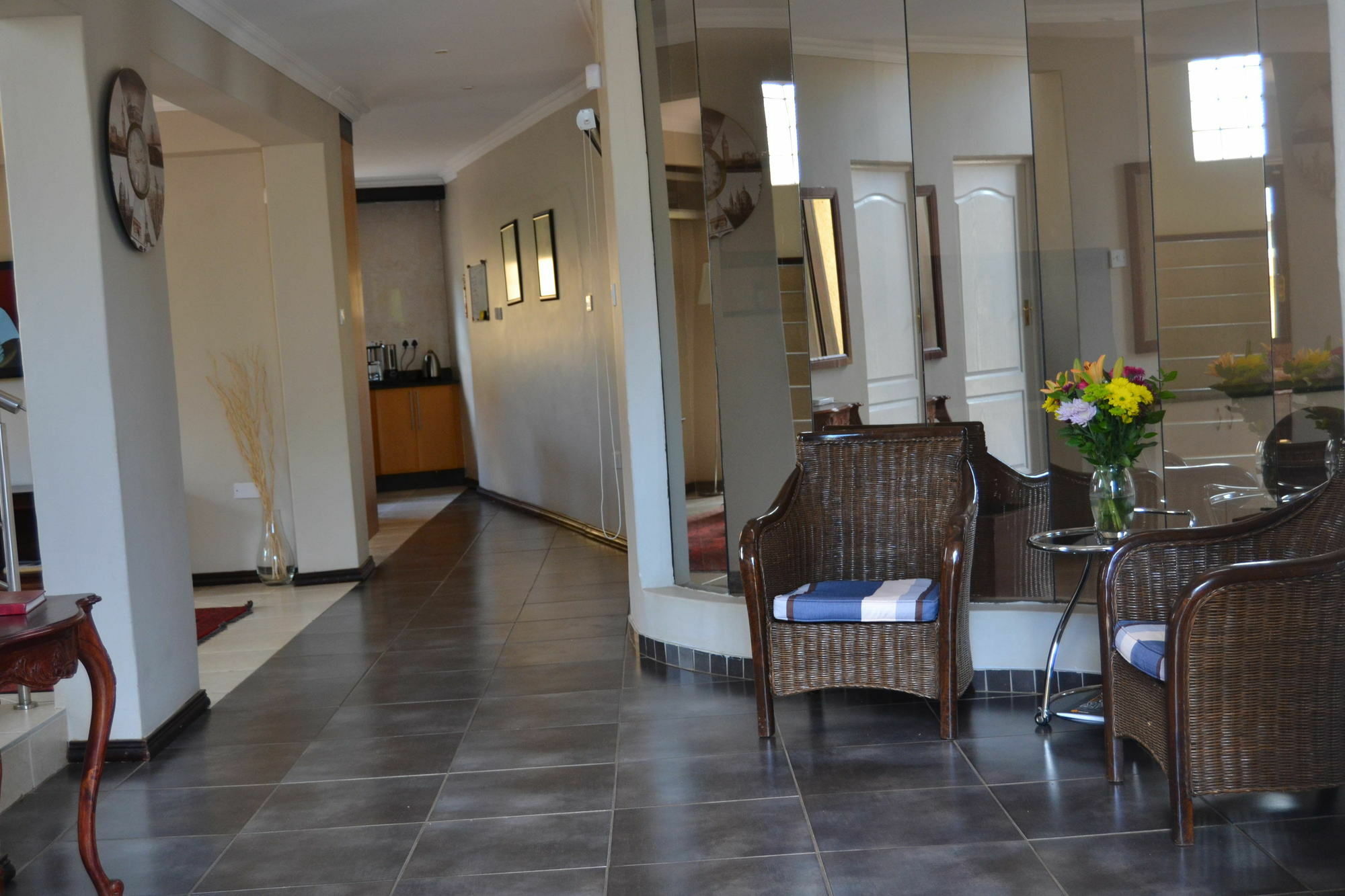 The Capital Guest House Gaborone Buitenkant foto
